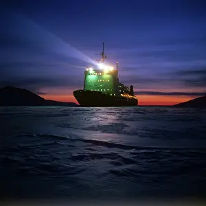Okhotsk: Yermak nuclear-powered icebreaker, 1980