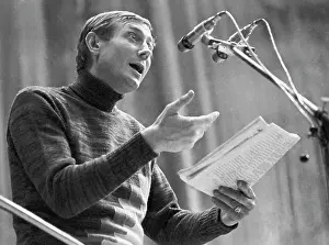 Yevtushenko: Yevgeny Yevtushenko, 1976