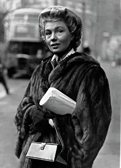 Yolande: Yolande Donlan
