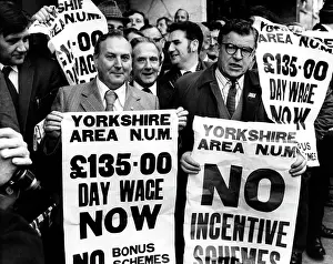 Mineworkers: Yorkshire miners demand pay rise