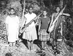 Guerilla: Young African women with guns