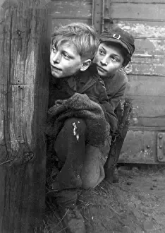 Risked: Young coal thiefs in postwar Germany