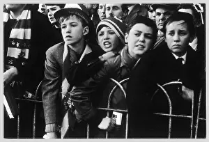 Britainroger: YOUNG FOOTIE FANS