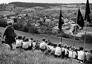 Monthly: Young girls during an excursion, 1936