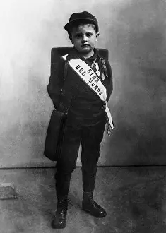 Globetrotter: Young Globetrotter before a walk around the world, 1925