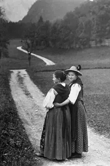 Dirndl: Two young ladies in dirndl dresses