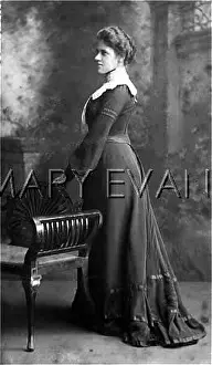 Dignified: YOUNG LADY 1900