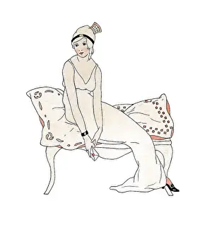 Longue: Young lady sitting on a chaise longue