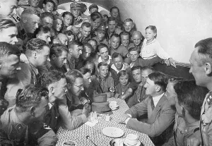 Braune: YOUNG NAZIS MEET HITLER
