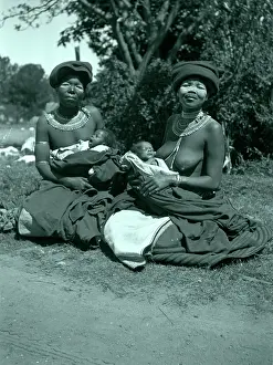 Enteritis: Two young Ndlambe women with babies
