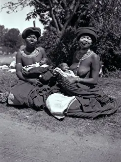 Enteritis: Two young Ndlambe women with babies