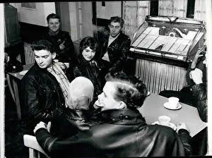 Noises: Young people in cafe with juke box