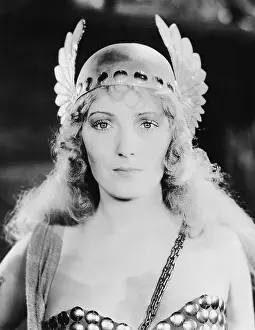 Blonds: Young woman wears her cap with wings