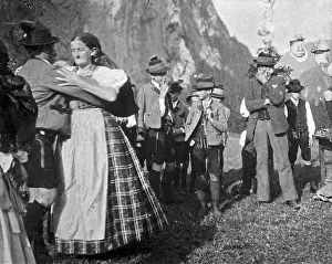 Mautner: The youth looks at dancing at a meadow in Gossl on