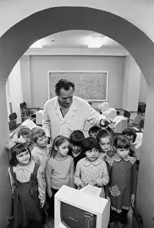 Kindergarten: Yuri Chernov and schoolchildren