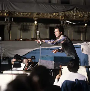 Rehearses: Yuri Temirkanov, 1980