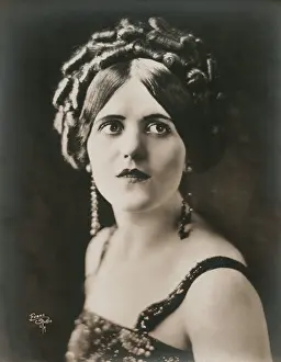 Zalla: Zalla Zarana - actress