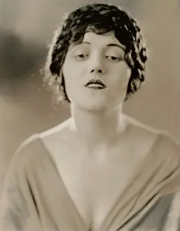 Zalla: Zalla Zarana - actress