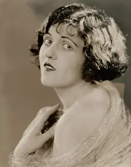 Zalla: Zalla Zarana - actress