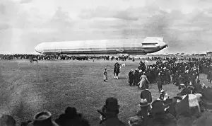 Airports: Zeppelin in Munich-Oberwiesenfeld, 1909