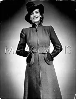 Flaring: ZIP-FRONT COAT 1930S