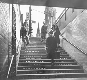Zoologischer: Zoo train station in Berlin, 1931